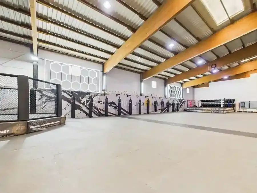 MMA-Cage